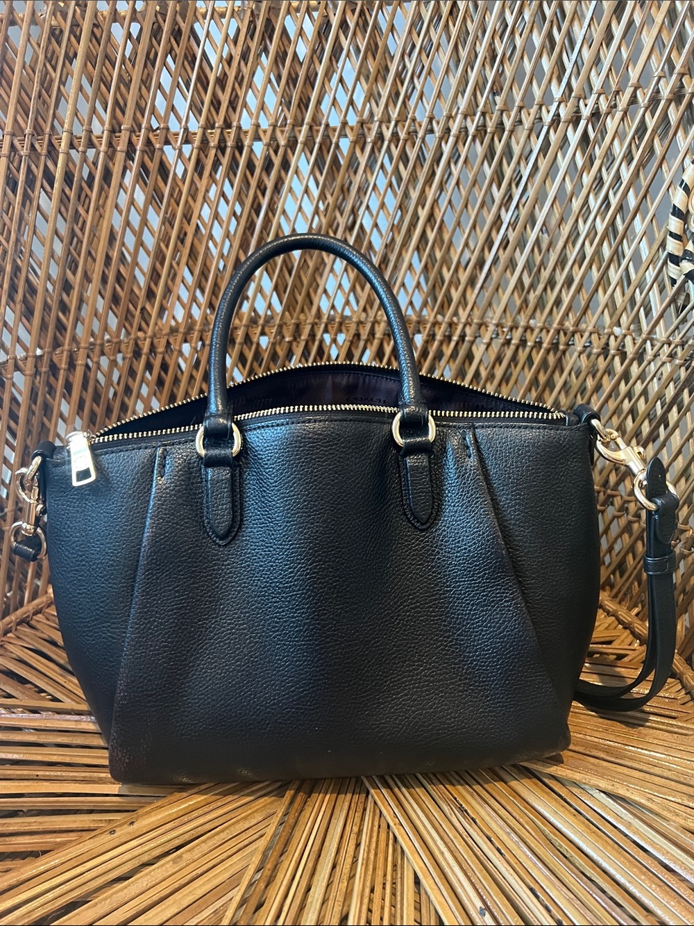 Coach - Women's Black Leather Classic Shoulder Bag - Picture 2 of 10